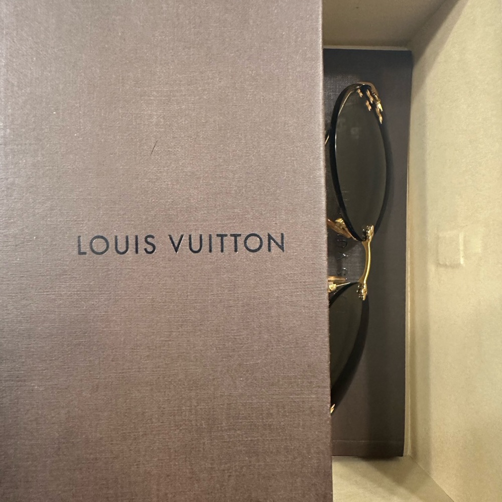 Louis Vuitton Vintage Desmayo cat sunglasses - Picture 3 of 9